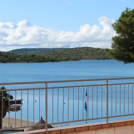 Apartment Durda Pirovac